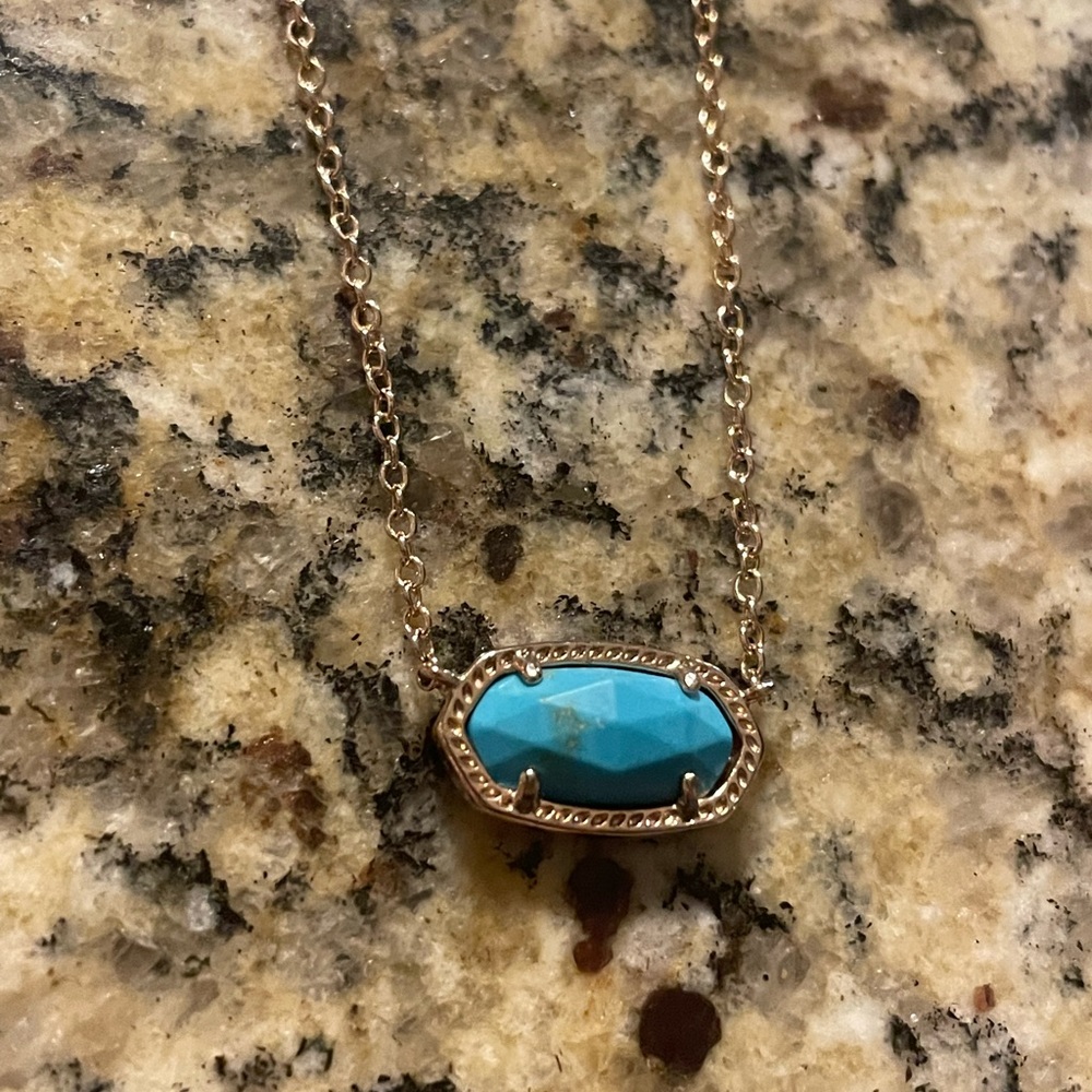 Kendra Scott Necklace!